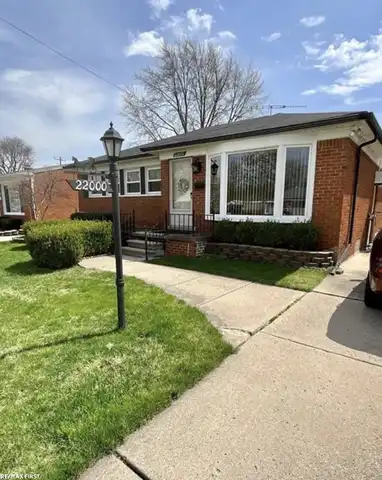 22000 Love, Saint Clair Shores, MI 48082