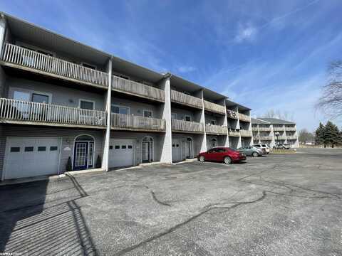 5 River Bluff, Mount Clemens, MI 48043
