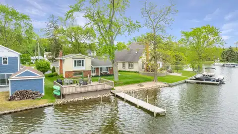 8878 Arlington, White Lake, MI 48386