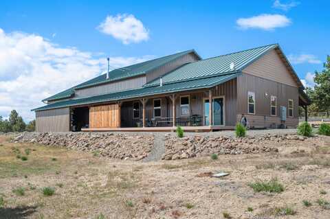 1424 SE Happy Trails Lane, Prineville, OR 97754