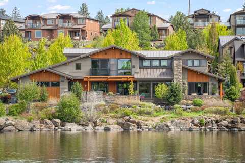 849 SW Theater Drive, Bend, OR 97702