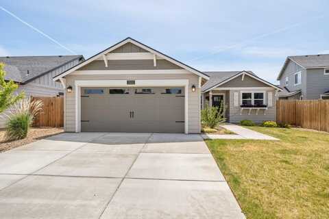 2532 NW Upas Way, Redmond, OR 97756