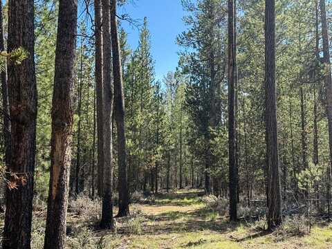 52027 DUSTAN Road, La Pine, OR 97739