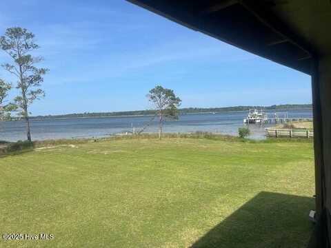170 Neuse Drive, Beaufort, NC 28516