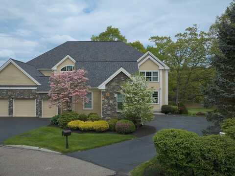 41 Clubhouse Way, Sutton, MA 01590