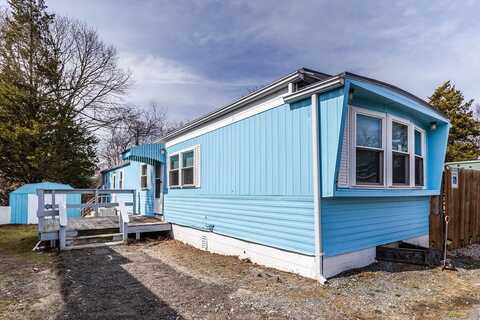 17 Jake Ln, Acushnet, MA 02743