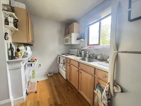 24 Shawmut Ter, Framingham, MA 01702