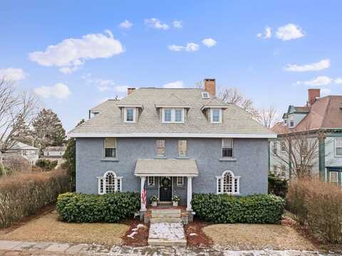 70 Hawthorn St, New Bedford, MA 02740