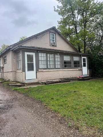 916 Valley Street, Minot, ND 58701
