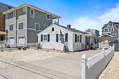 225 Rosewood Drive, Bayville, NJ 08721