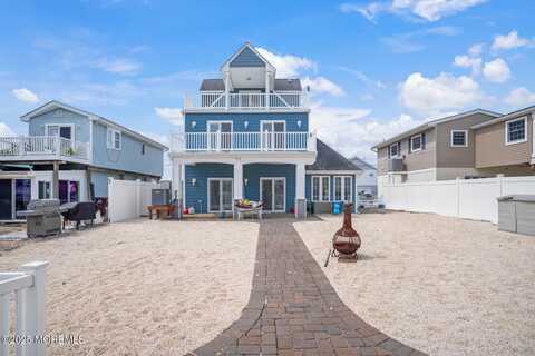 54 W Susquehanna Drive, Little Egg Harbor, NJ 08087