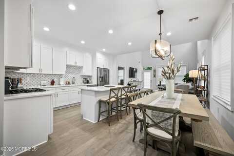 115 Hedgerow Lane, Manalapan, NJ 07726