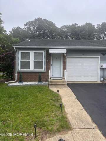 6 Ardmore Street, Whiting, NJ 08759