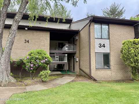 34 Meadow Green Circle, Manalapan, NJ 07726
