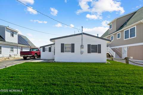 131 S Commodore Drive, Little Egg Harbor, NJ 08087