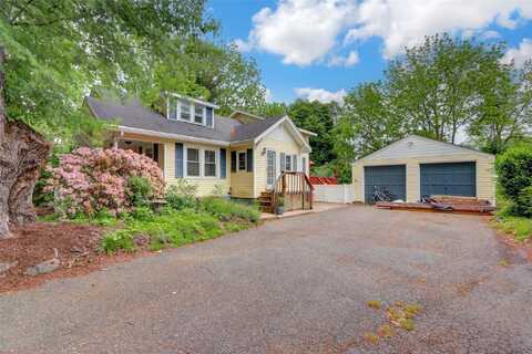 7 Larsen Avenue, Smithtown, NY 11787