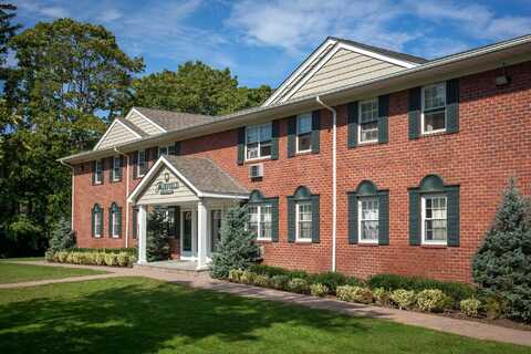 53 S Clinton Avenue, Bay Shore, NY 11706