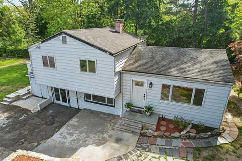 1 Renee Gate Street, Cortlandt Manor, NY 10567
