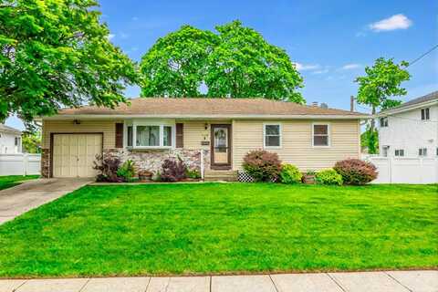 230 Rose Street, Copiague, NY 11726