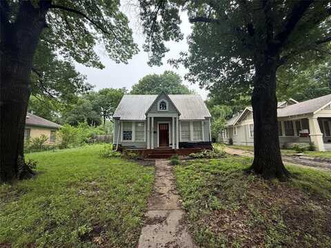 325 Virginia Avenue, Waxahachie, TX 75165
