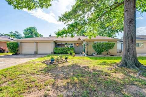 1224 Simpson Drive, Hurst, TX 76053