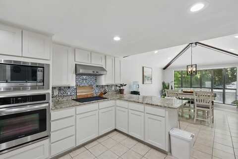 175 E Pleasant Run Road, Cedar Hill, TX 75104