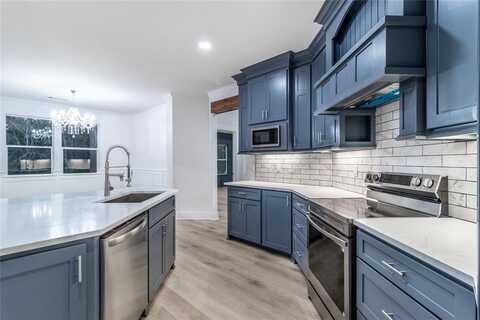 216 Pauline St, Arp, TX 75750