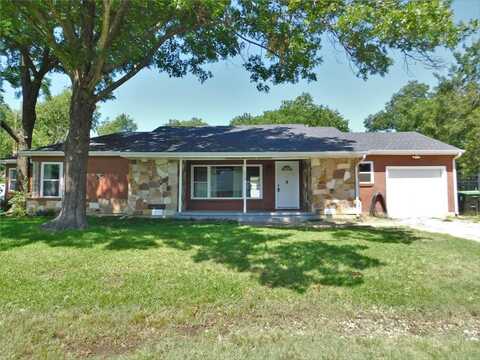 224 S Sherman Street, Pilot Point, TX 76258