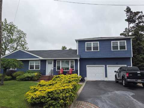 332 51St Street, Lindenhurst, NY 11757