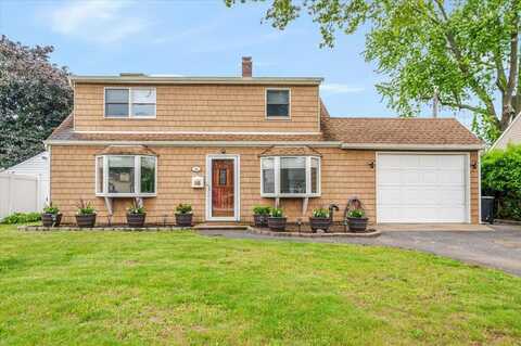 44 Lilac Lane, Levittown, NY 11756