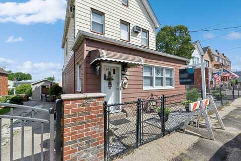6923 Caldwell Avenue, Maspeth, NY 11378