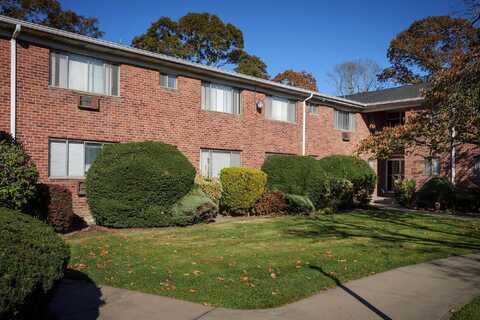 11 South Saxon Avenue, Bay Shore, NY 11706