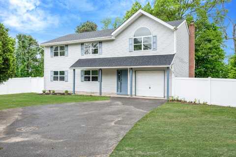 18-1 Locust Drive, Bay Shore, NY 11706