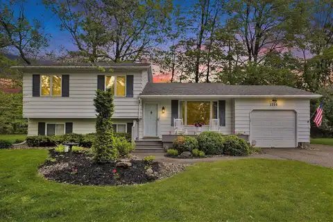 2210 Inglewood, Owosso, MI 48867