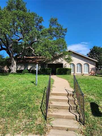 1117 Knotty Oaks Drive, Woodway, TX 76712