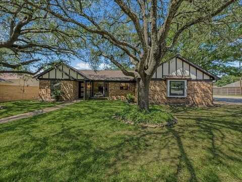 777 NW Charlyne Drive, Burleson, TX 76028
