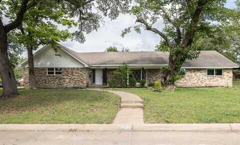 6070 Wonder Drive, Fort Worth, TX 76133