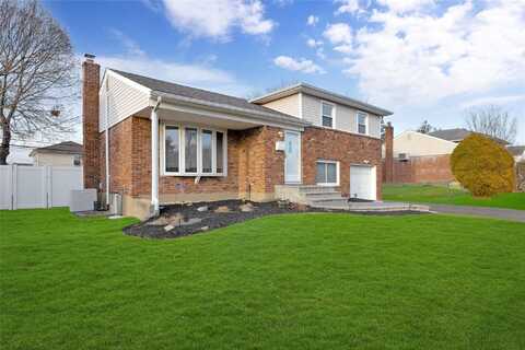 31 Grant Street, Farmingdale, NY 11735