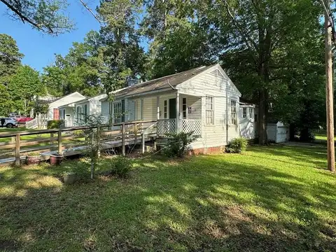 653 College Street, Shreveport, LA 71104