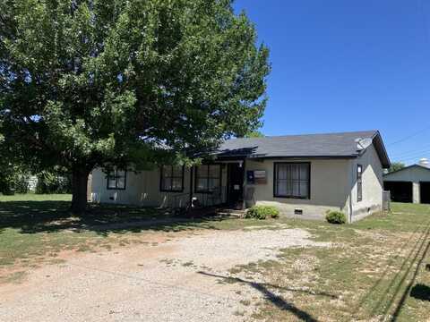 110 W Miller, Seymour, TX 76380