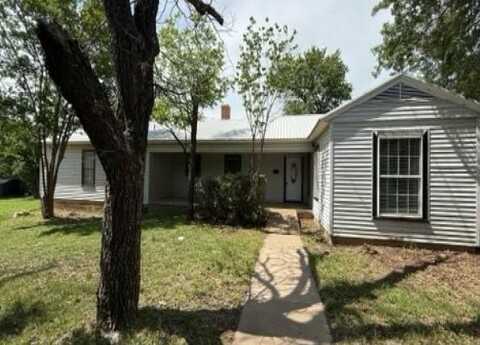 417 E 10th Street, Coleman, TX 76834