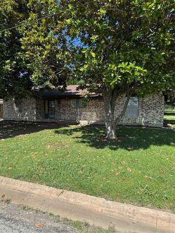 711 S Farmington Road, Howe, TX 75459