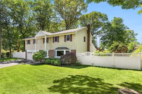 4 Lt John Olsen Lane, Saint James, NY 11780