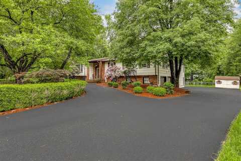 11 Kings Gate Road, Suffern, NY 10901