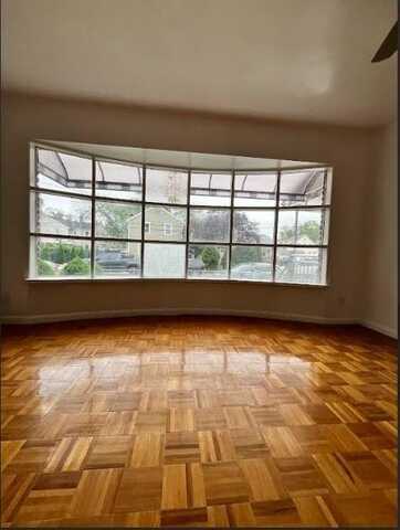 15 Meriam Street, Hempstead, NY 11550