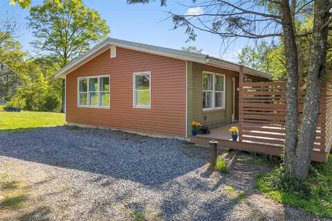 2 Mountain View Place N, New Paltz, NY 12561