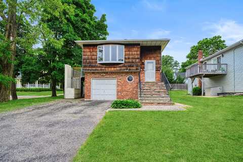 10 Murray Street, Bayville, NY 11709