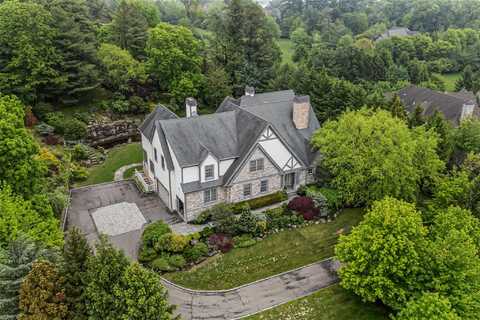 5 Westgate Rd, Muttontown, NY 11791