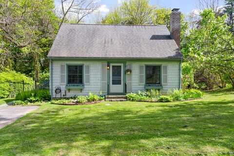 94 Leighton Road, Falmouth, ME 04105