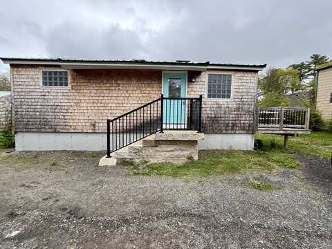 40 Shorebreezes Lane, Kennebunk, ME 04043